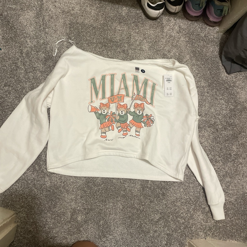 Hollister White Off-the-Shoulder Sweater
